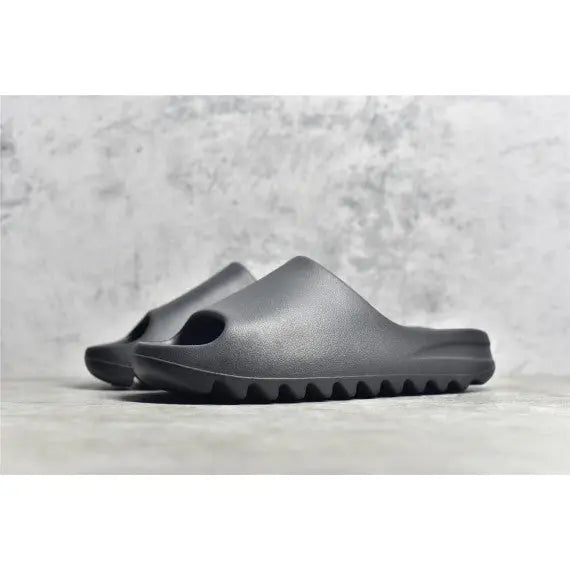 Adidas Yeezy Slide Dark Onyx Gorilla fits