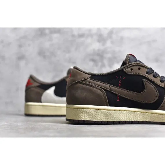 Air Jordan 1 Retro Low OG SP Travis Scott Mocha Gorilla fits