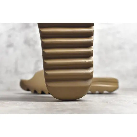 Adidas Yeezy Slide Earth Brown Gorilla fits